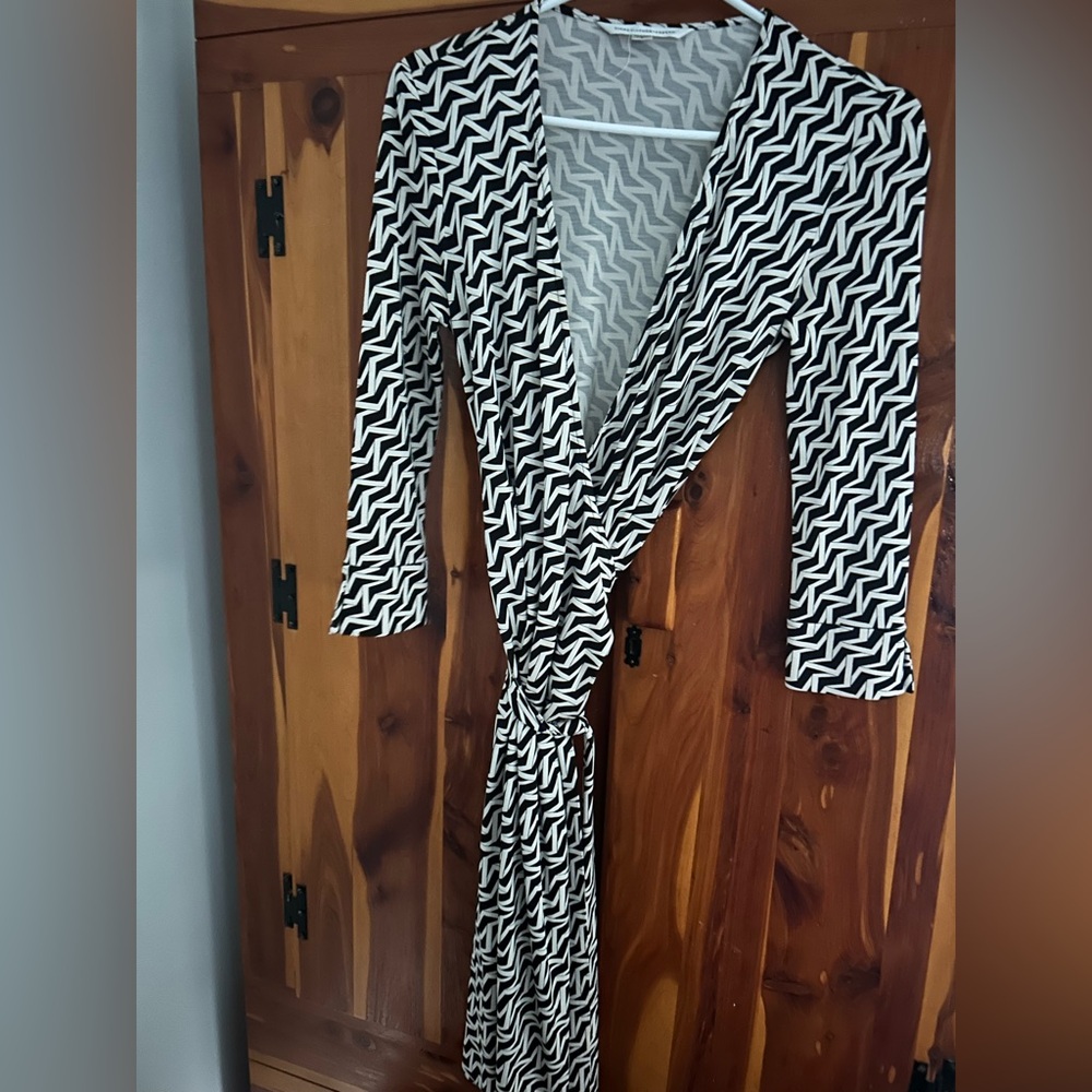 Diane Von Furstenberg Black & White Silk Wrap Dress